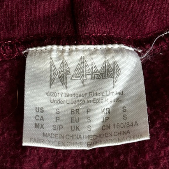 Def Leppard Women’s Cut Out Hoodie Lace Trim Graphic Band Sweatshirt Sz US Sm - Picture 7 of 9